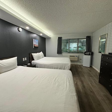 Travelodge By Wyndham Winnipeg Airport Esterno foto