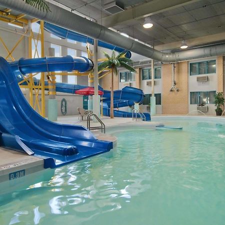 Travelodge By Wyndham Winnipeg Airport Esterno foto
