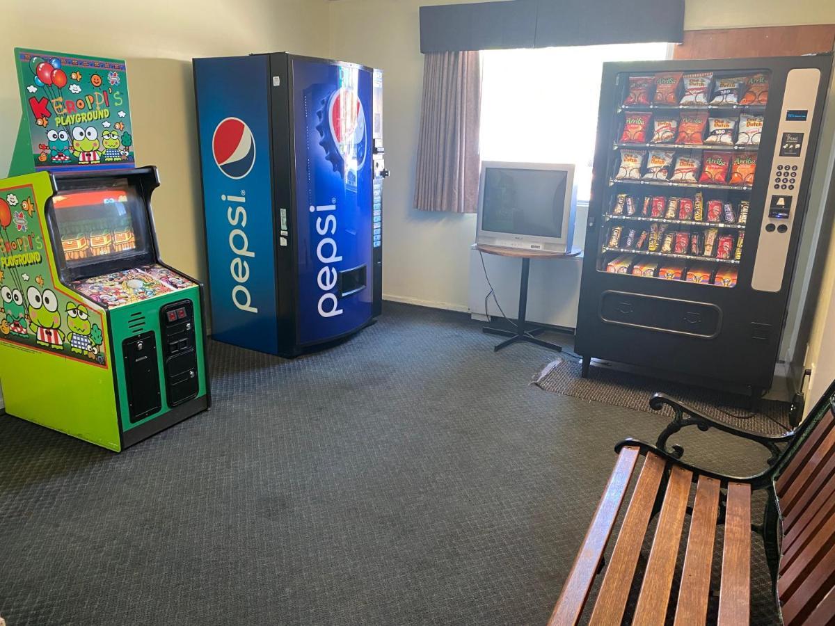 Travelodge By Wyndham Winnipeg Airport Esterno foto