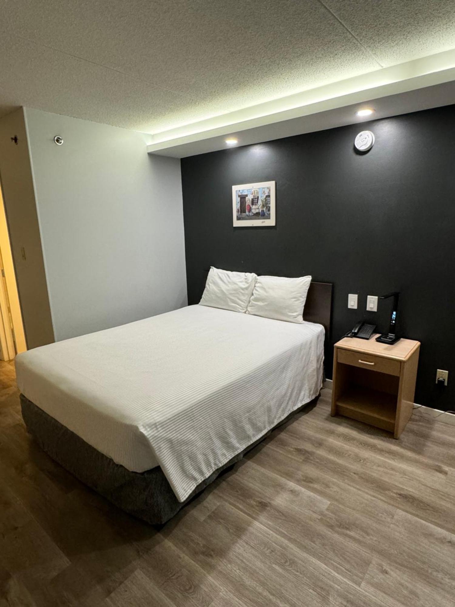 Travelodge By Wyndham Winnipeg Airport Esterno foto