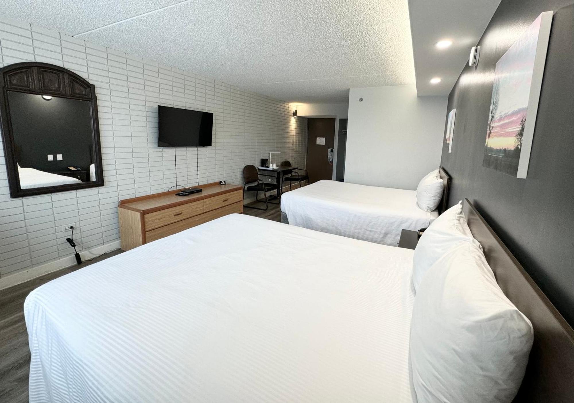 Travelodge By Wyndham Winnipeg Airport Esterno foto